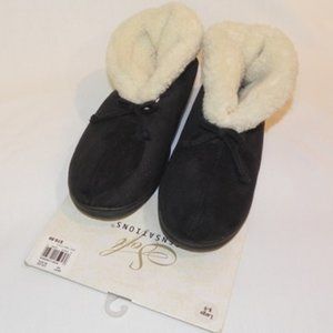 New Soft Sensations Black Ladies Slippers, size Large 8-9